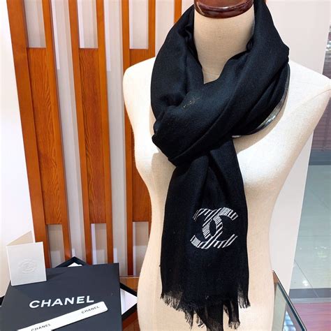 chanel scarf 2019